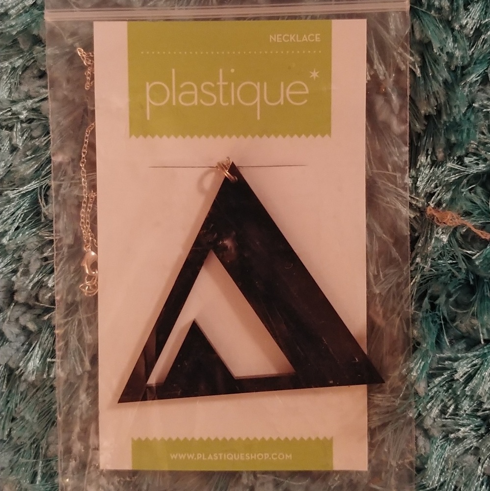 Cool black geometric statement triangles necklace